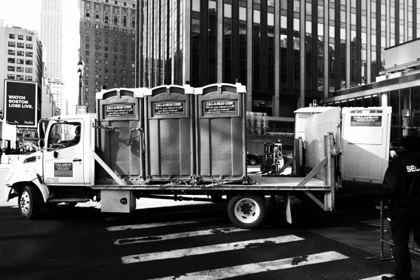 Best Porta potty delivery and setup  in Shannondale, WV